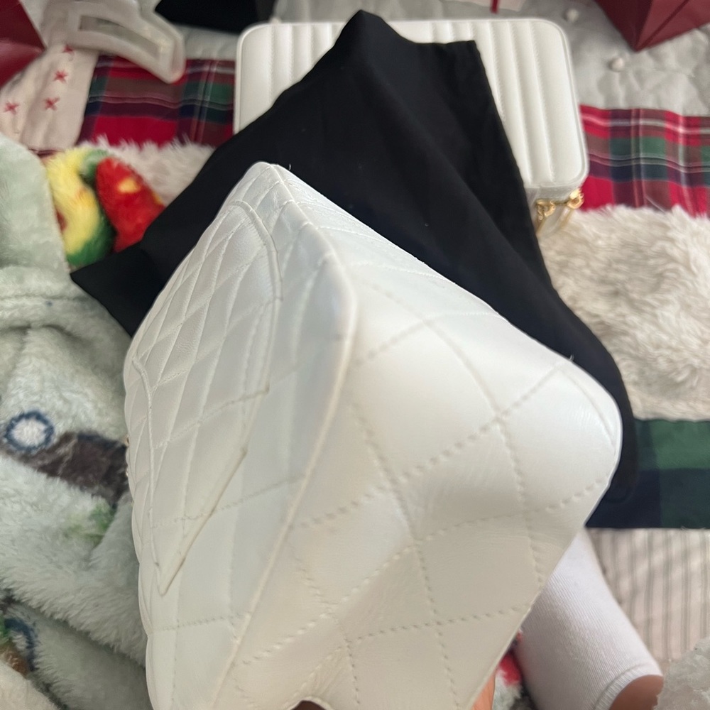 Mini Flap Bag CHANEL WHITE CALFSKIN QUILTED LEATHER MINI PEARL CRUSH FLAP BAG